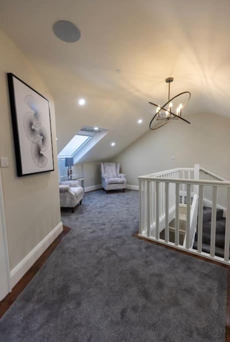 Luxury Town Centre Apartment Cookstown Bagian luar foto